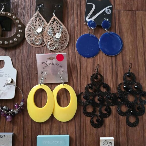 Statement and Dangling Earring Bundle of DEB, Rue21, Maurices, Minicci, Vanity - Picture 6 of 11